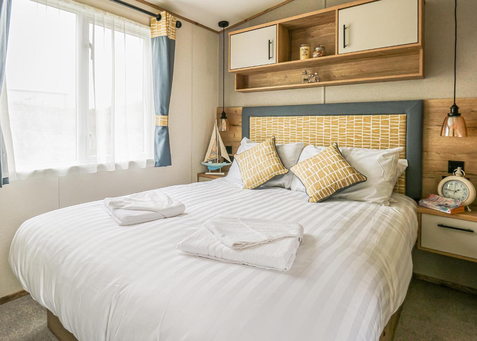 فندق Waters Edge Leisure Park كارديغين المظهر الخارجي الصورة