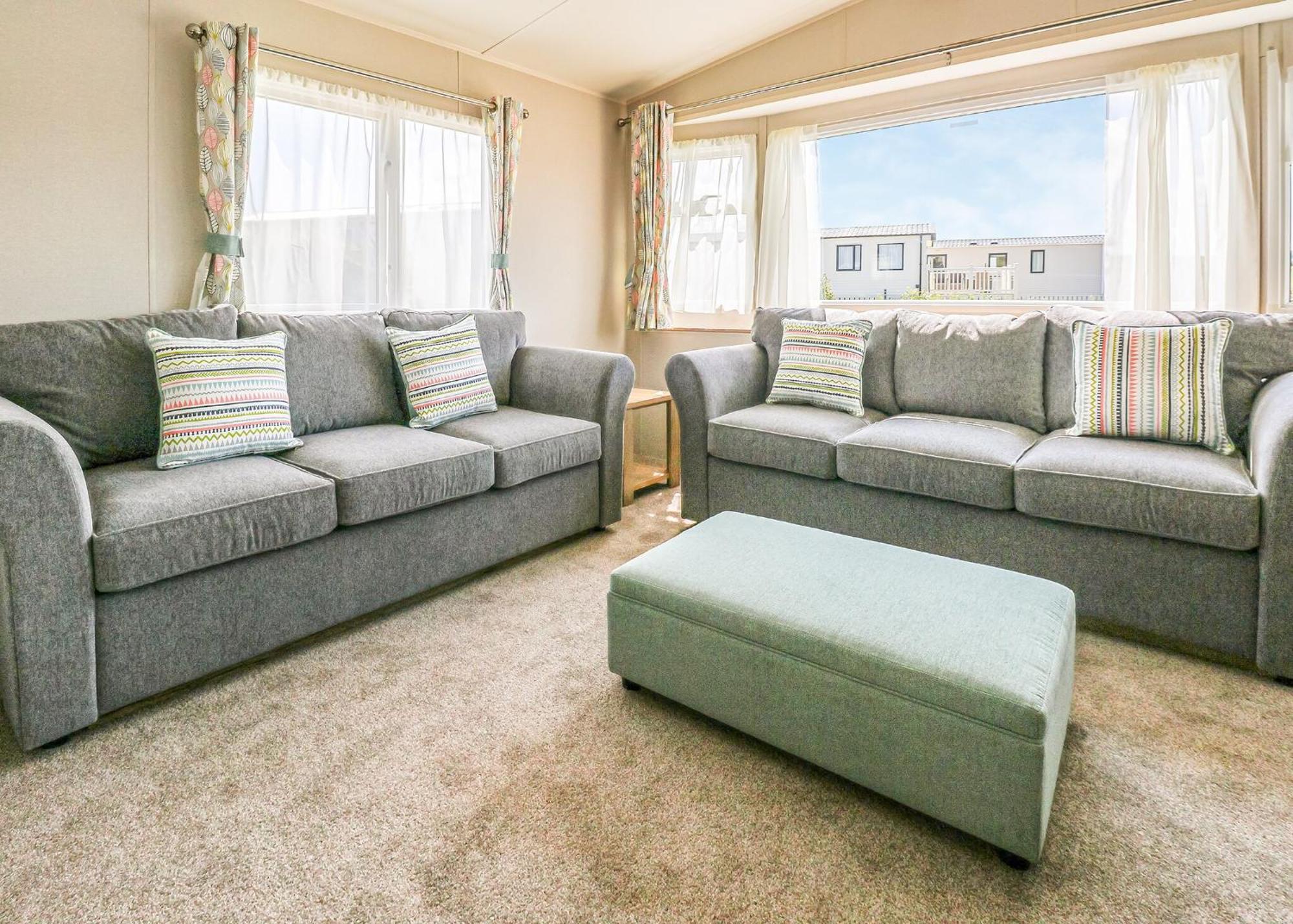 فندق Waters Edge Leisure Park كارديغين المظهر الخارجي الصورة